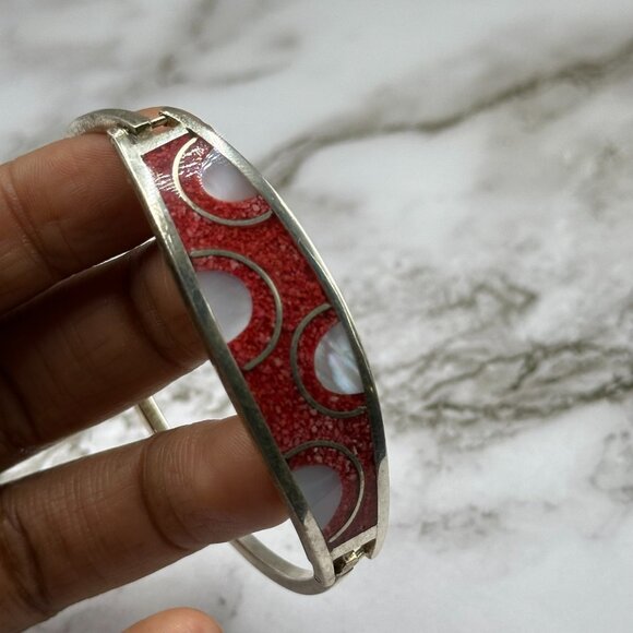 Vintage Alpaca Silver Hinged Bracelet Red Inlay Mother of Pearl Cuff 7" - Picture 10 of 12